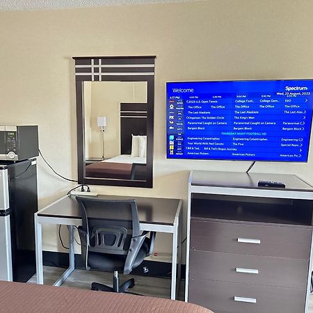 Deluxe Inn - Fayetteville I-95 Zewnętrze zdjęcie