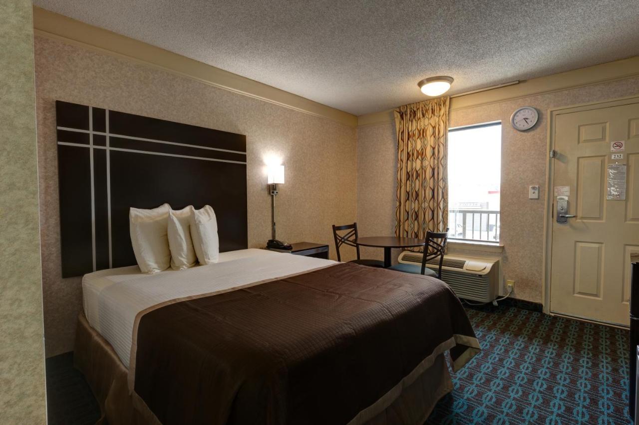 Deluxe Inn - Fayetteville I-95 Zewnętrze zdjęcie
