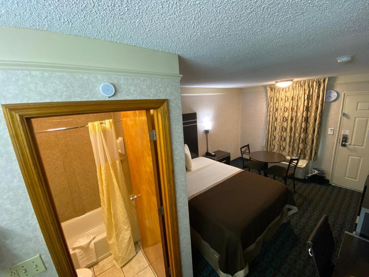 Deluxe Inn - Fayetteville I-95 Zewnętrze zdjęcie