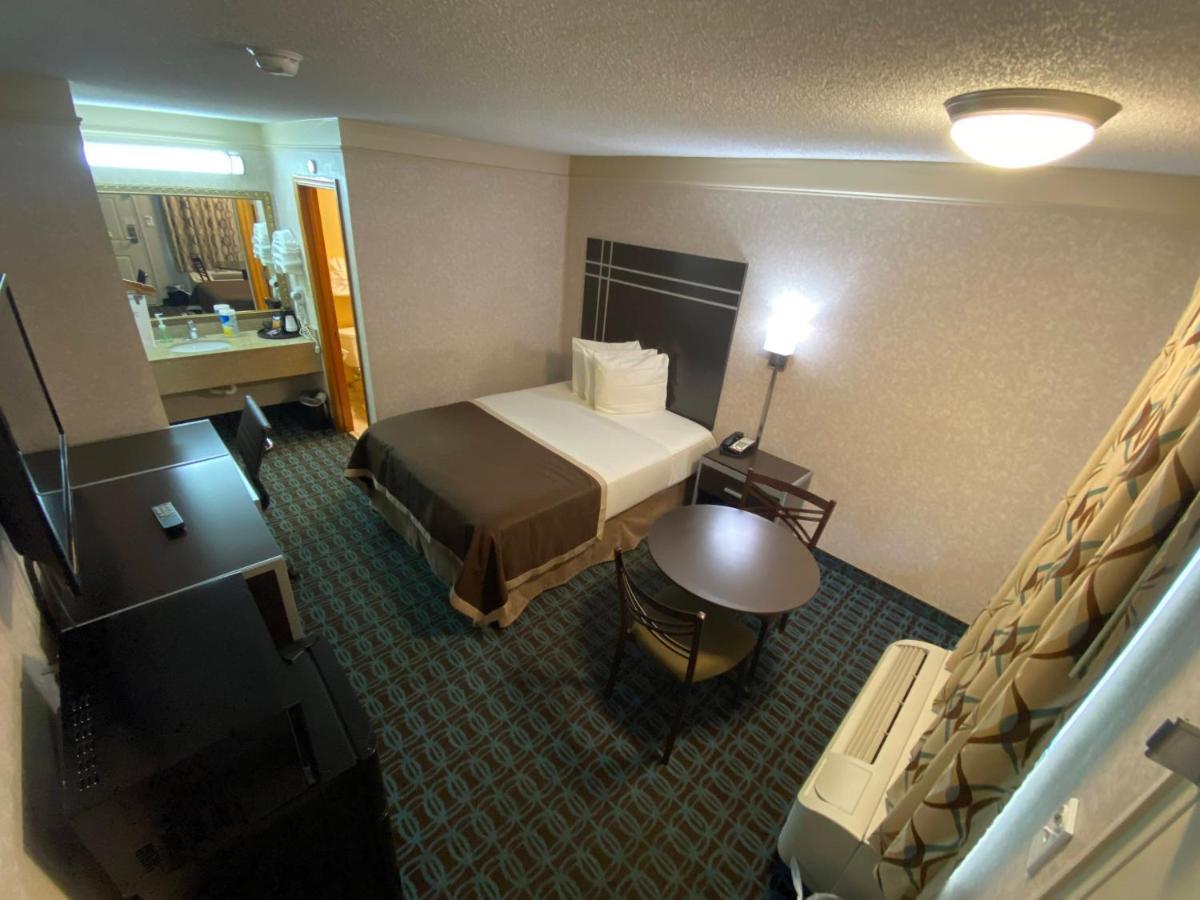 Deluxe Inn - Fayetteville I-95 Zewnętrze zdjęcie