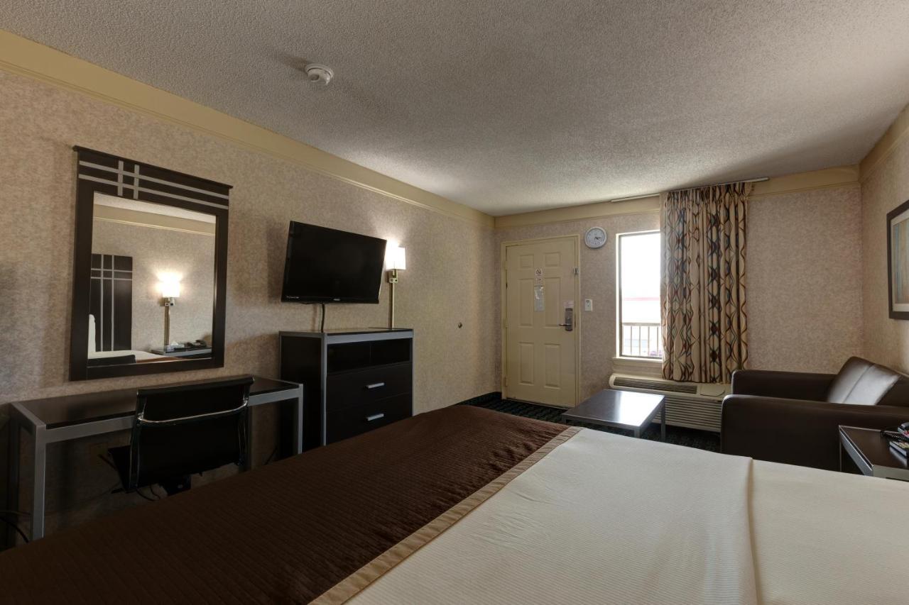 Deluxe Inn - Fayetteville I-95 Zewnętrze zdjęcie