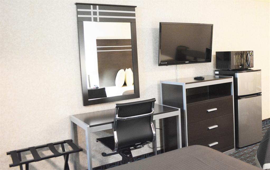 Deluxe Inn - Fayetteville I-95 Zewnętrze zdjęcie
