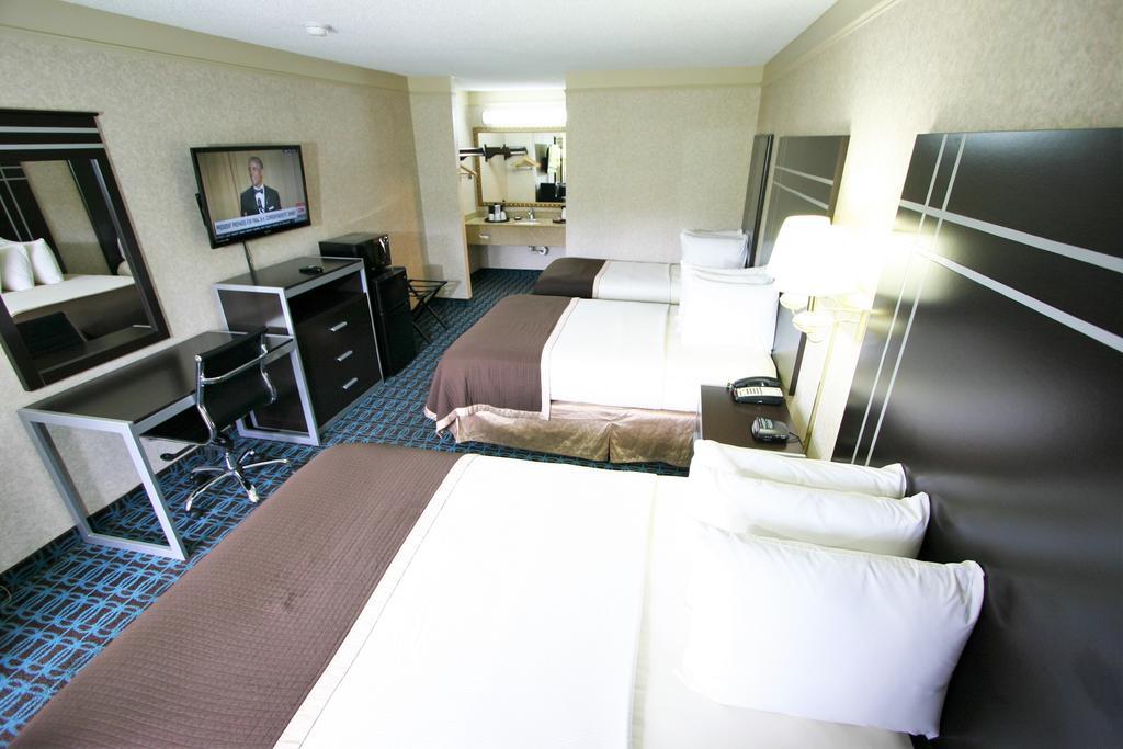 Deluxe Inn - Fayetteville I-95 Zewnętrze zdjęcie