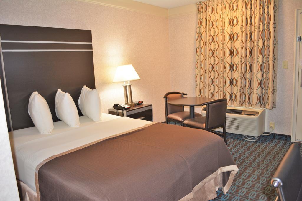 Deluxe Inn - Fayetteville I-95 Zewnętrze zdjęcie