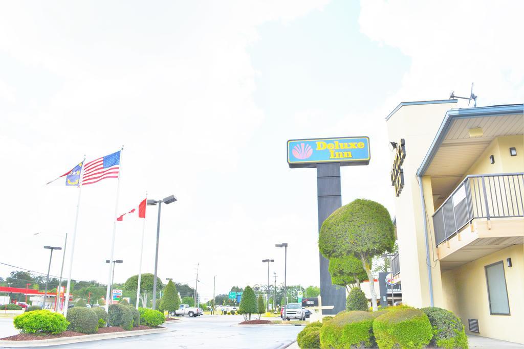 Deluxe Inn - Fayetteville I-95 Zewnętrze zdjęcie
